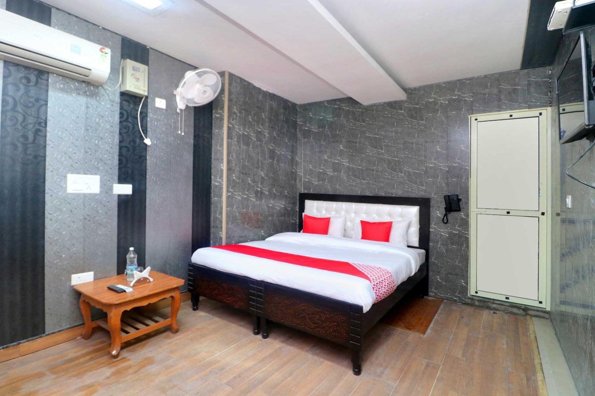Oyo Hotel Aryan Plaza Chandīgarh Екстериор снимка
