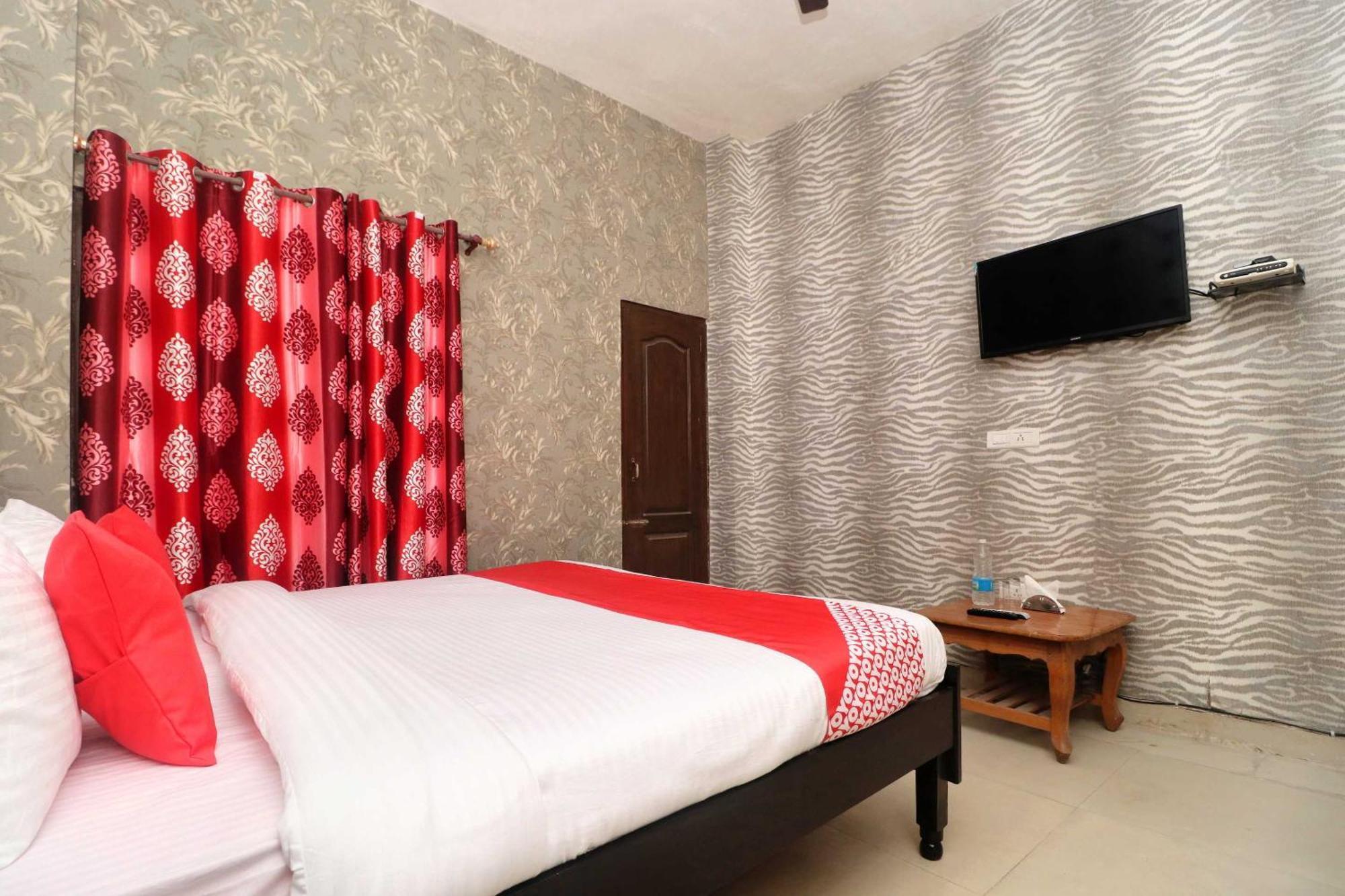 Oyo Hotel Aryan Plaza Chandīgarh Екстериор снимка