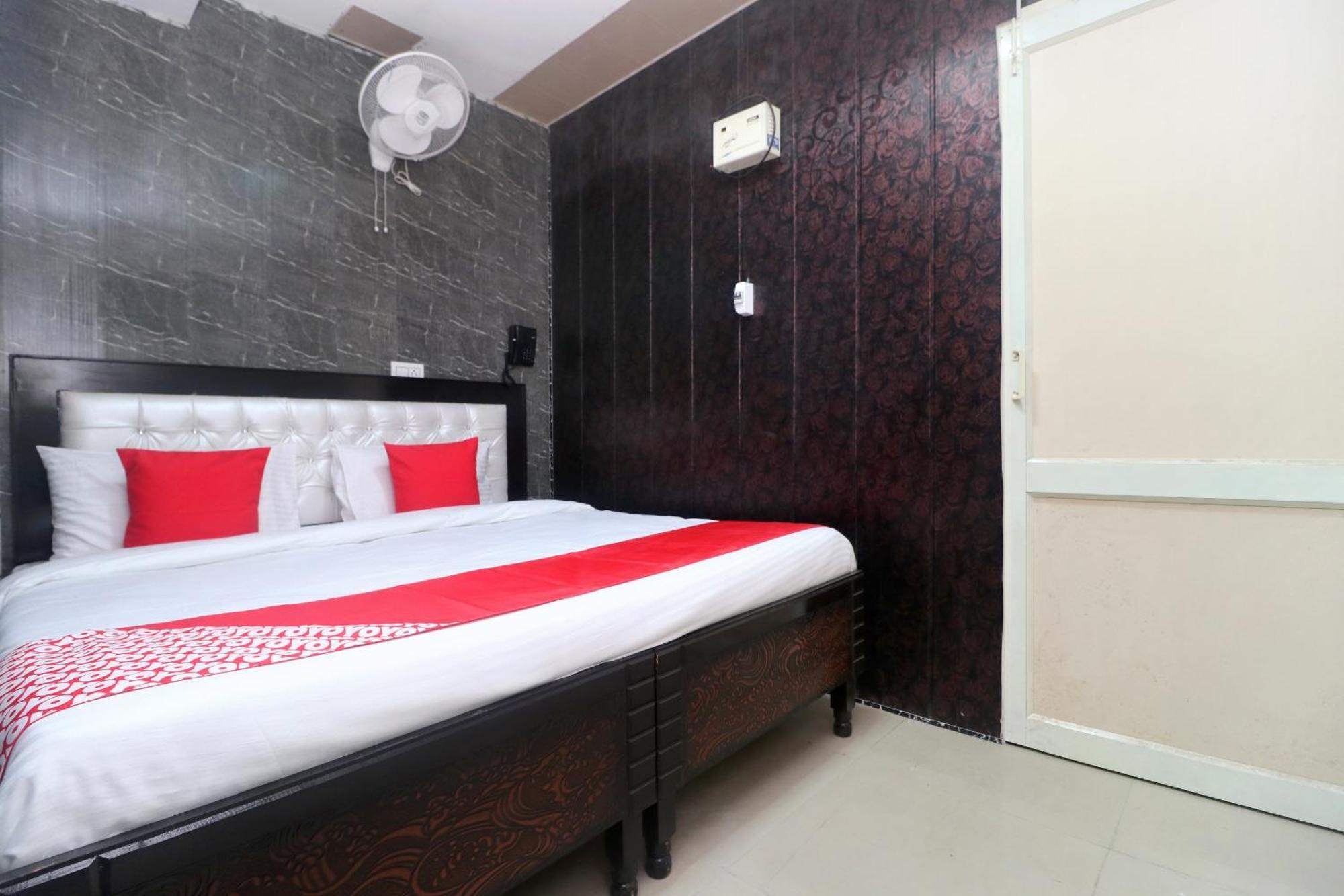 Oyo Hotel Aryan Plaza Chandīgarh Екстериор снимка