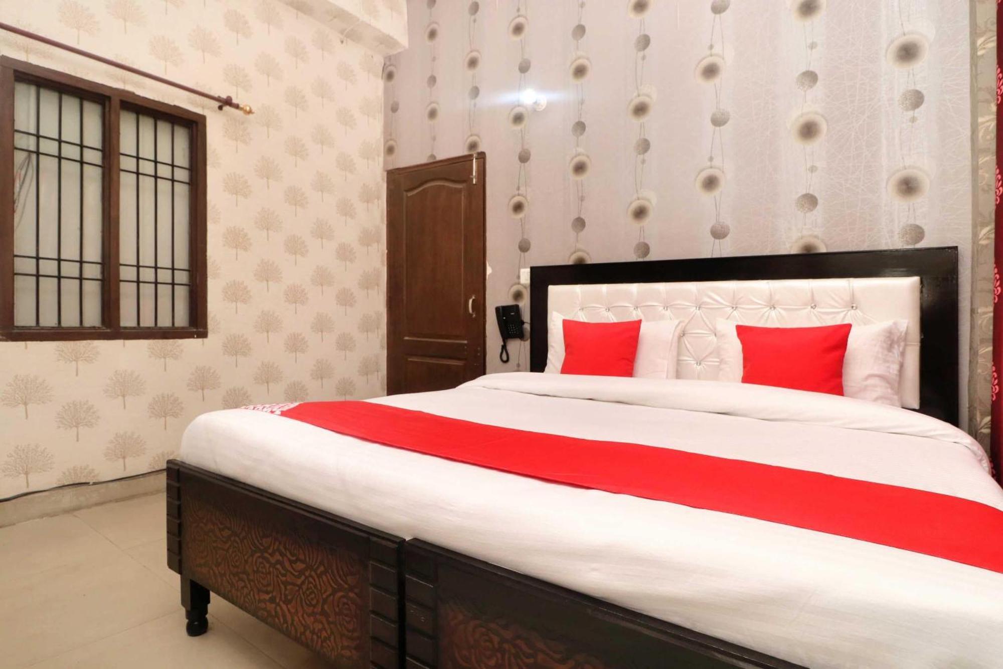 Oyo Hotel Aryan Plaza Chandīgarh Екстериор снимка